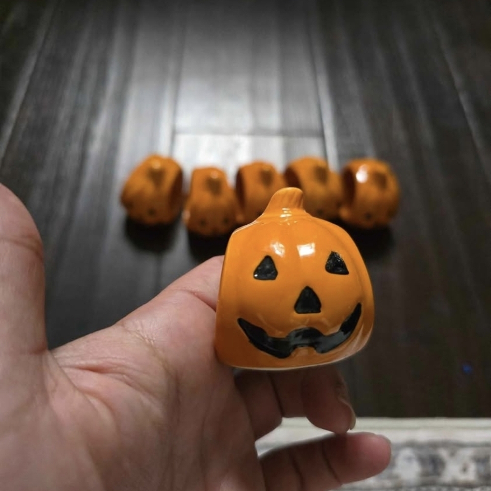 Set of 6 Pumpkin Napkin Rings – Ceramic Halloween Decor